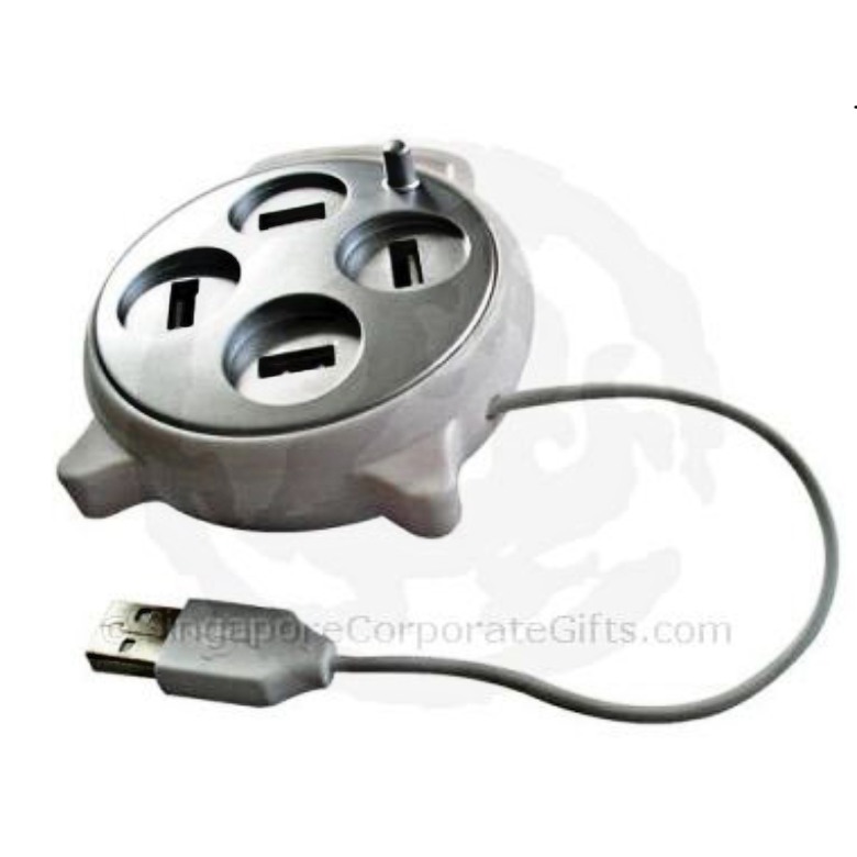 USB Hub with Retractable Cable 1